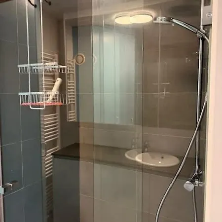 Huswell - Away From In The Heart Of Appartement