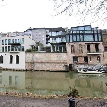 Huswell - Away From In The Heart Of Gent